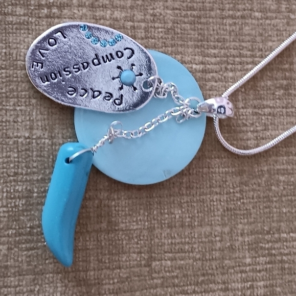 Silver Tone Box Chain Charm Necklace - Picture 2 of 8